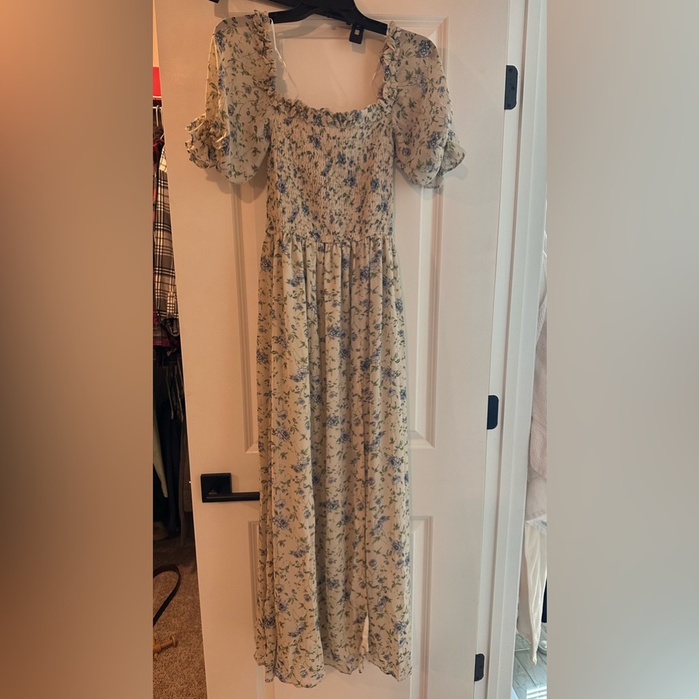 Reddress boutique Cream and Blue Maxi- brand new never worn